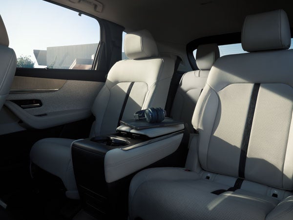 Royal Moore Mazda in Hillsboro OR